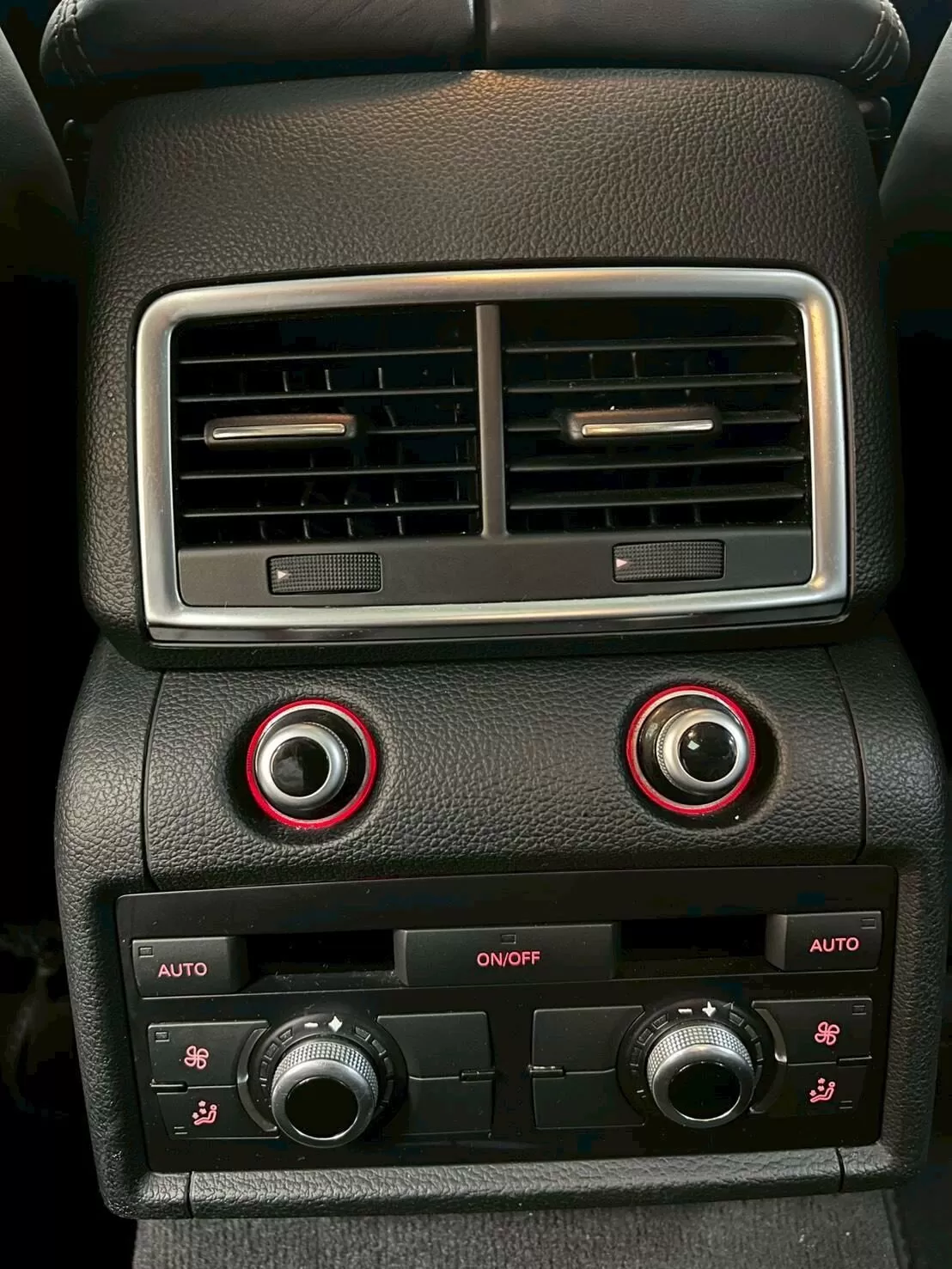 2009 奧迪 Q7 TDI 黑 3.0(已售出)