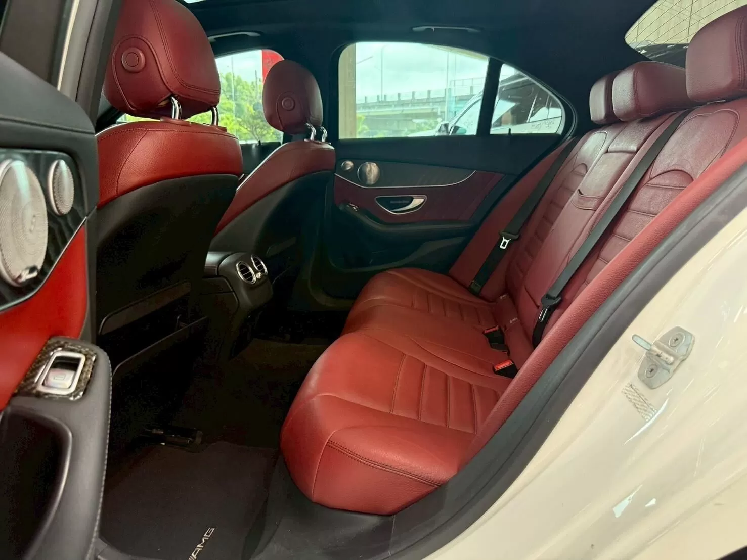 2015 賓士 C300 白 2.0(已售出)