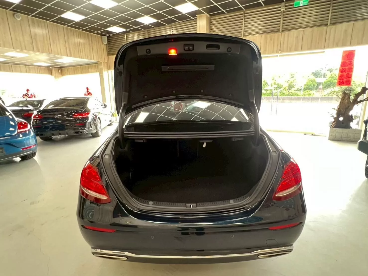 2016 賓士 E200 深綠 2.0(已售出)