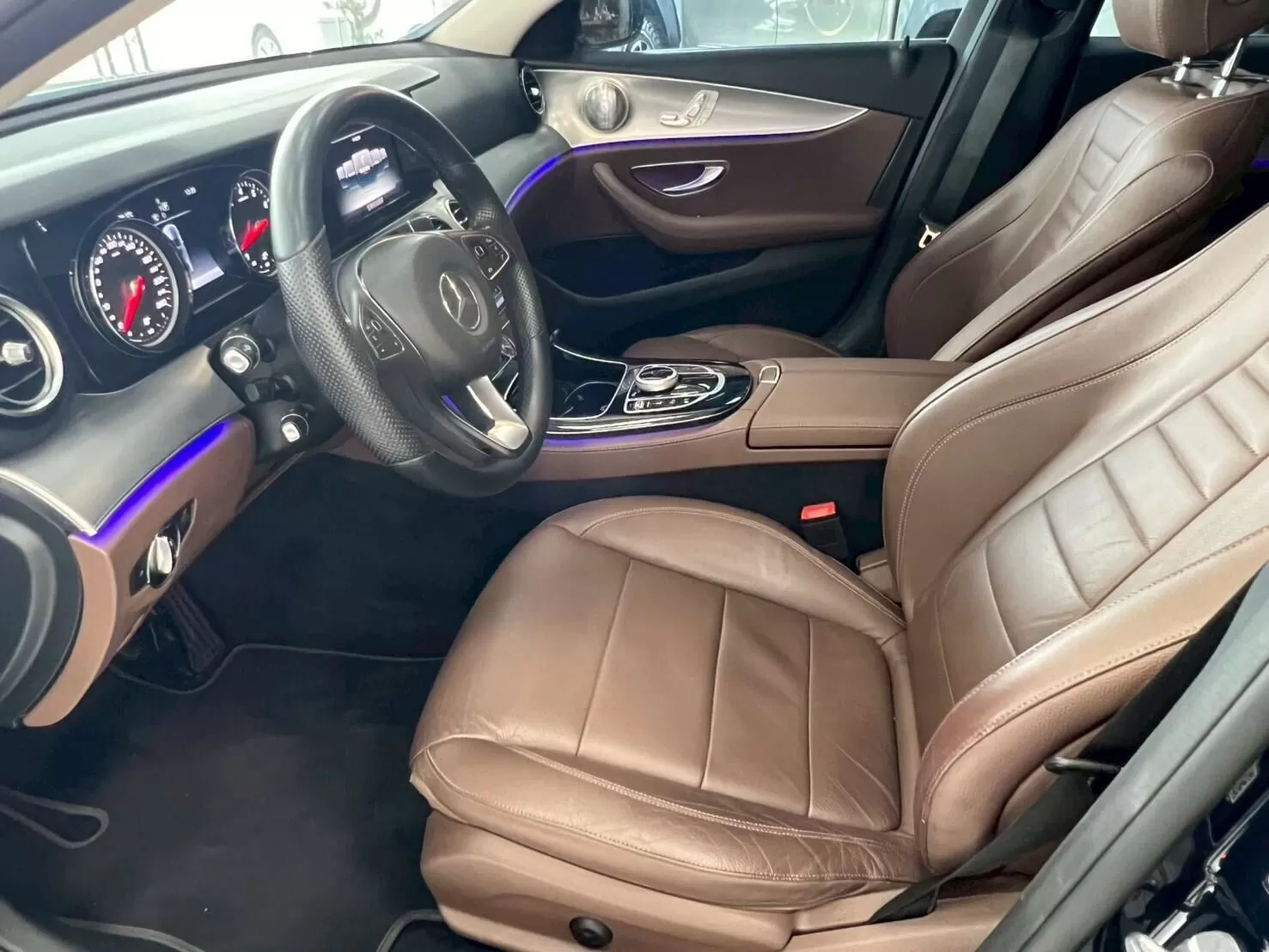 2016 賓士 E200 深綠 2.0(已售出)