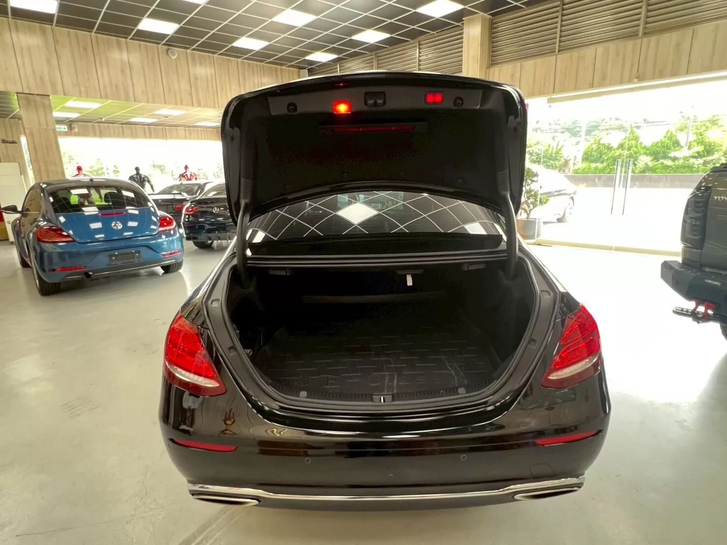 2019 賓士 E200 黑 2.0(已售出)
