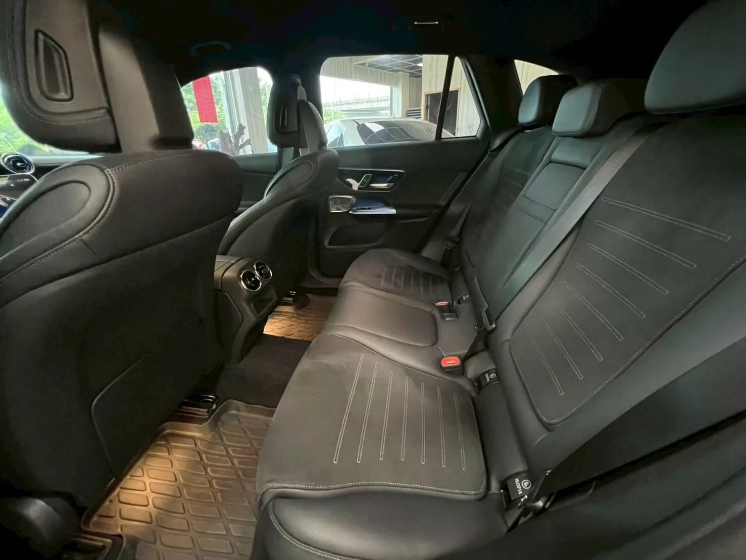 2023 賓士 GLC300 黑 2.0