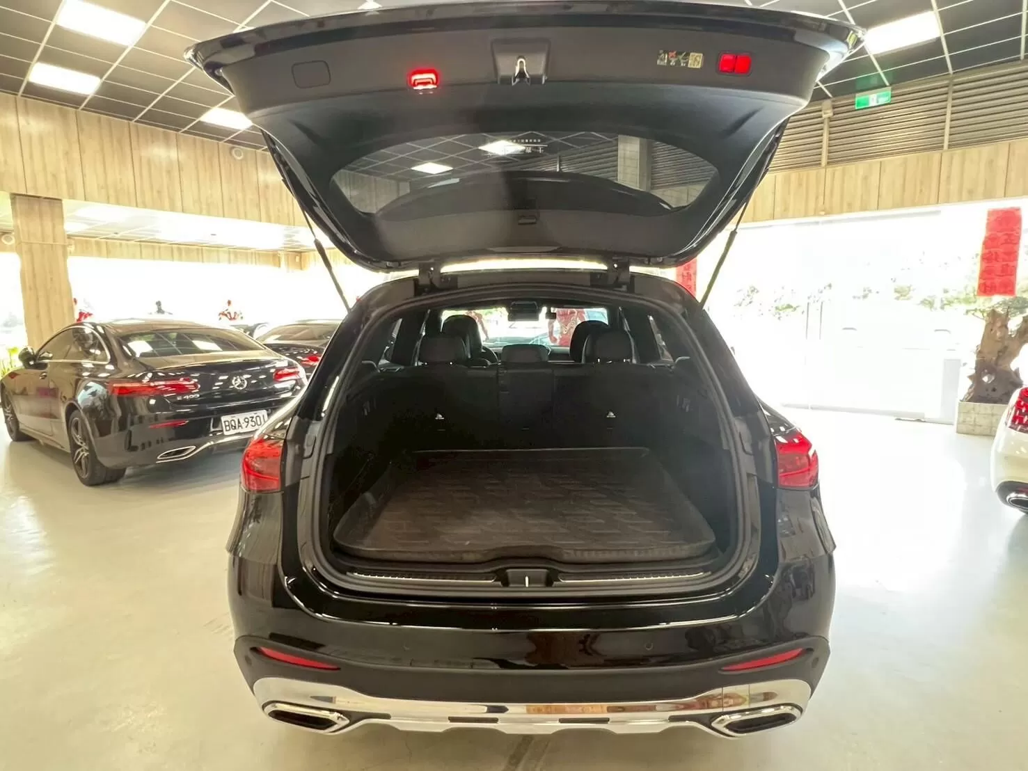 2023 賓士 GLC300 黑 2.0