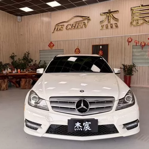 bnez-w204-c250-amg-2012-01