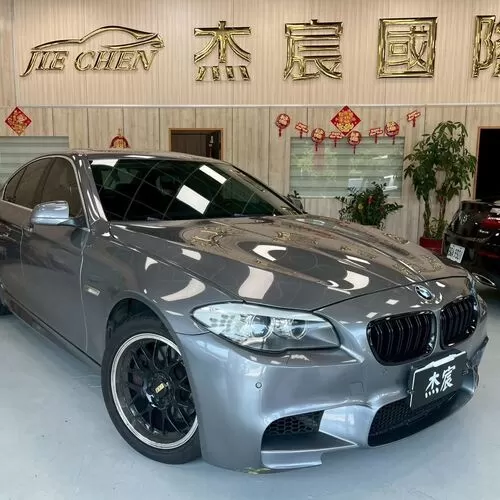 bmw-523i-2010-01