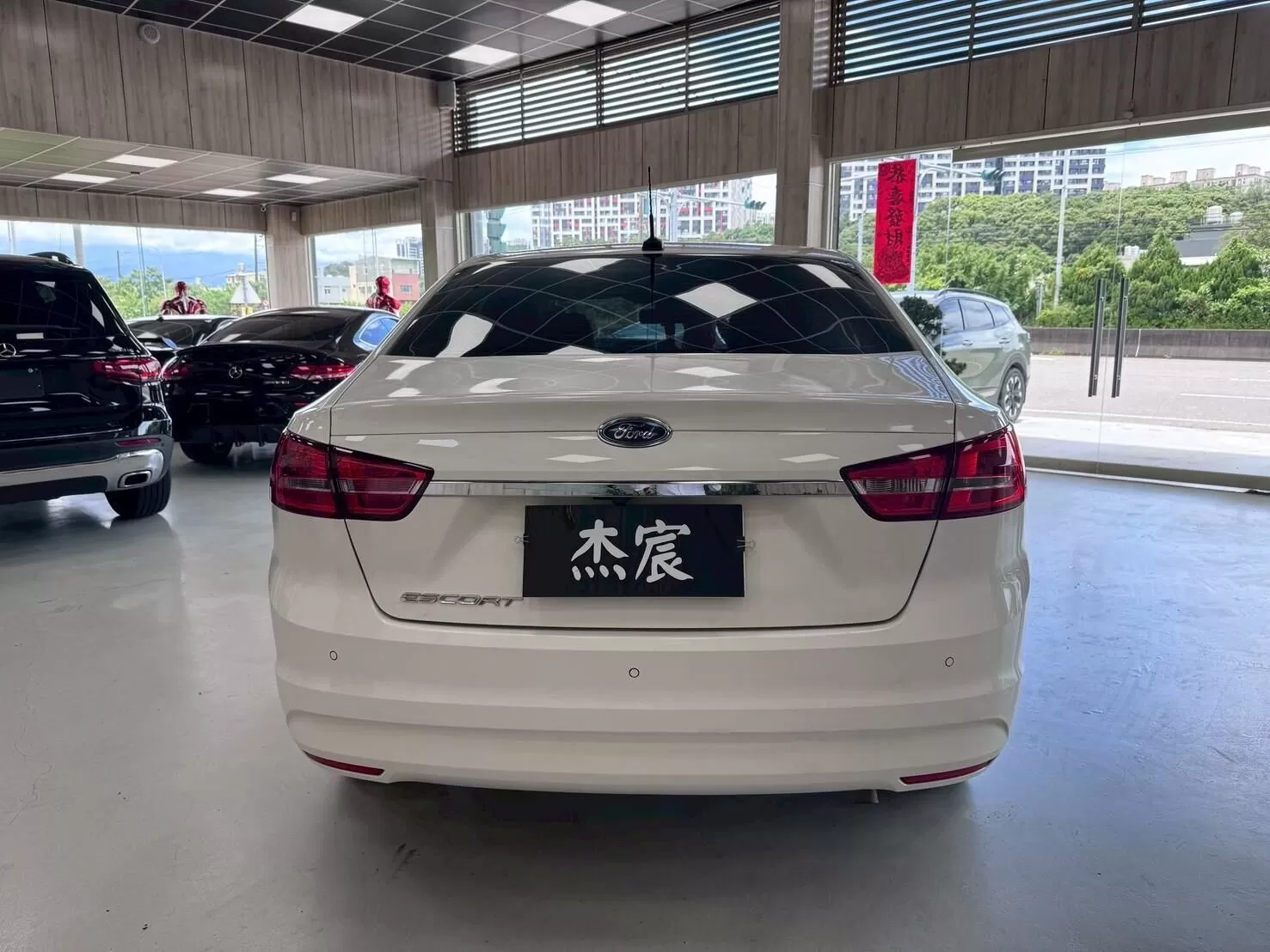 2018 福特 ESCORT 時尚版 白1.5