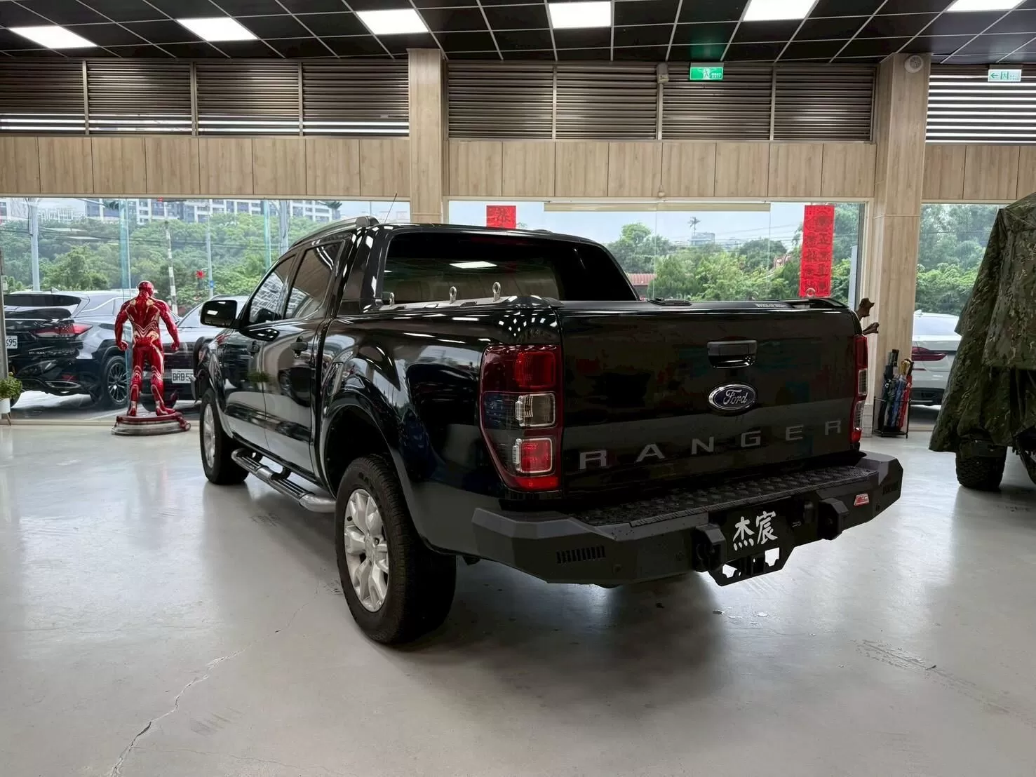 2014 福特 浪九 黑 3.2