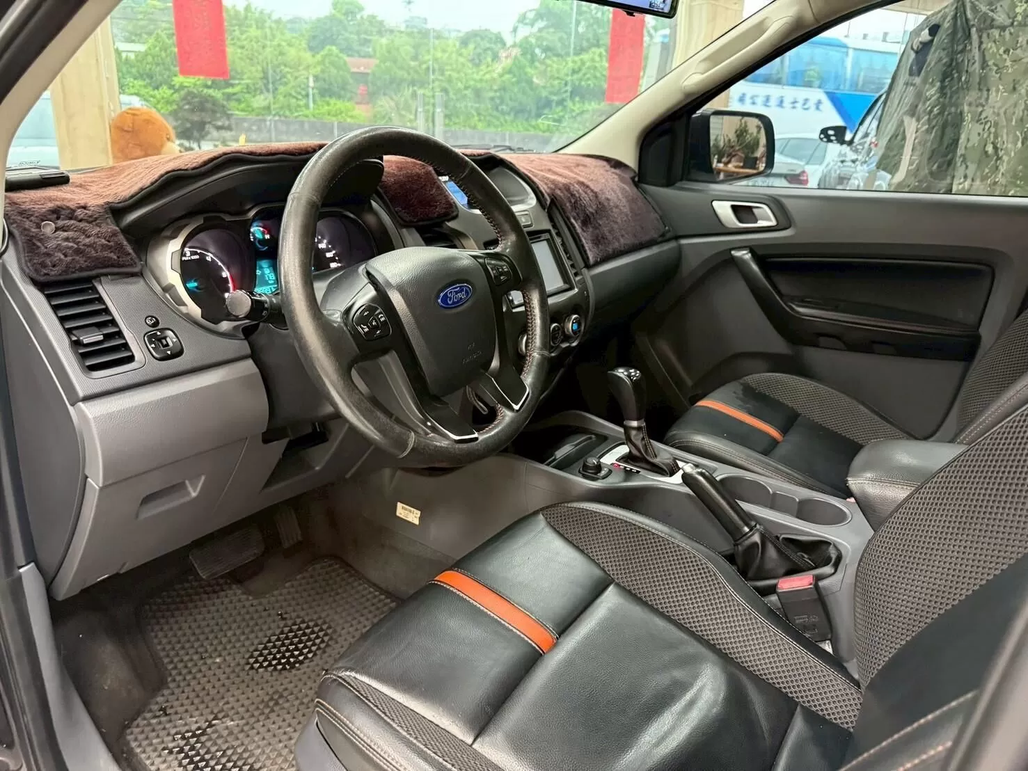2014 福特 浪九 黑 3.2