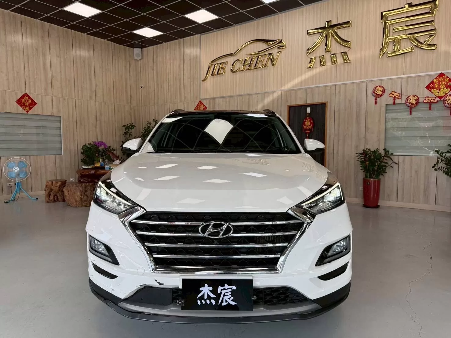 2020現代 釷桑 白