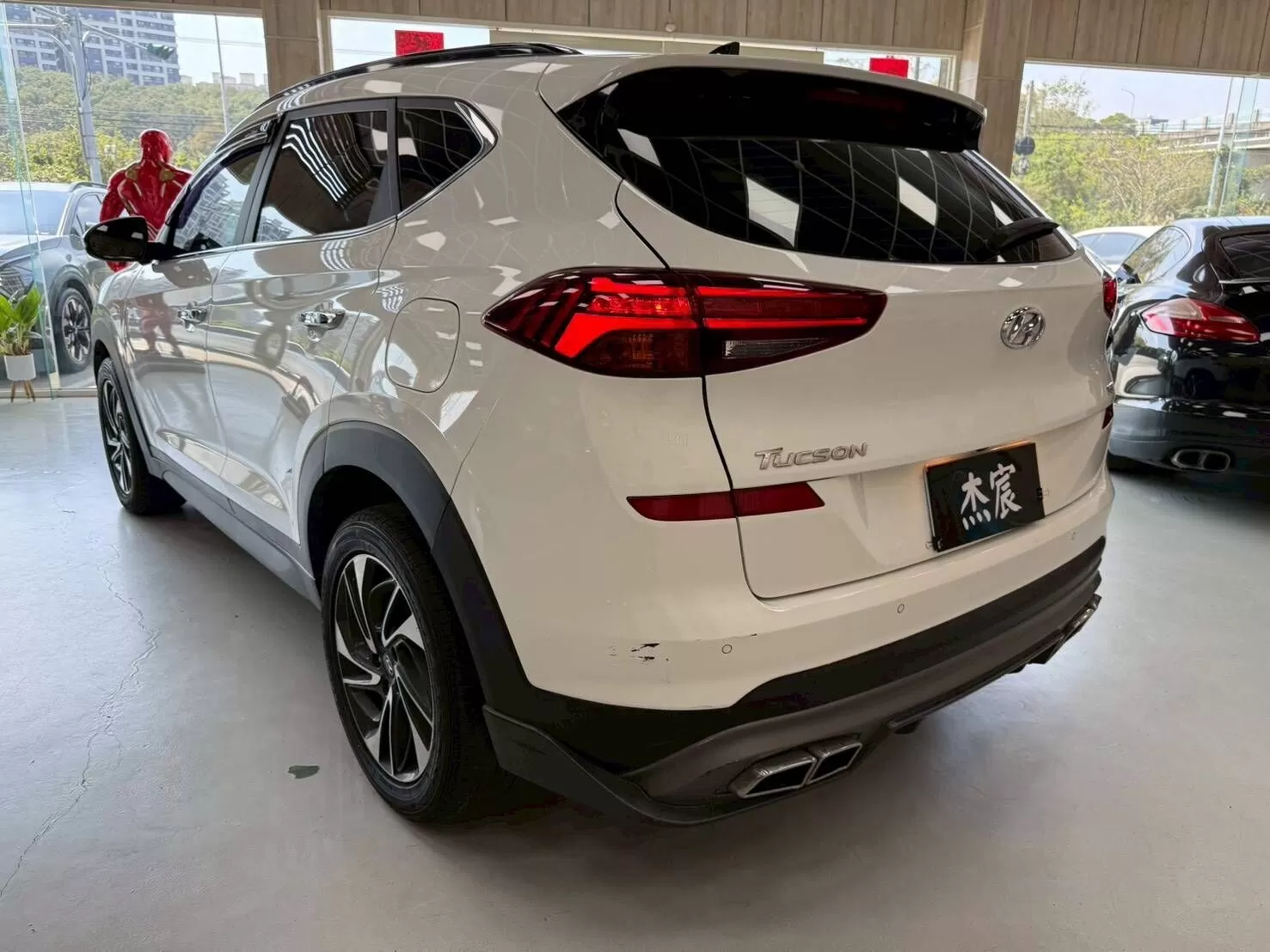 2020現代 釷桑 白