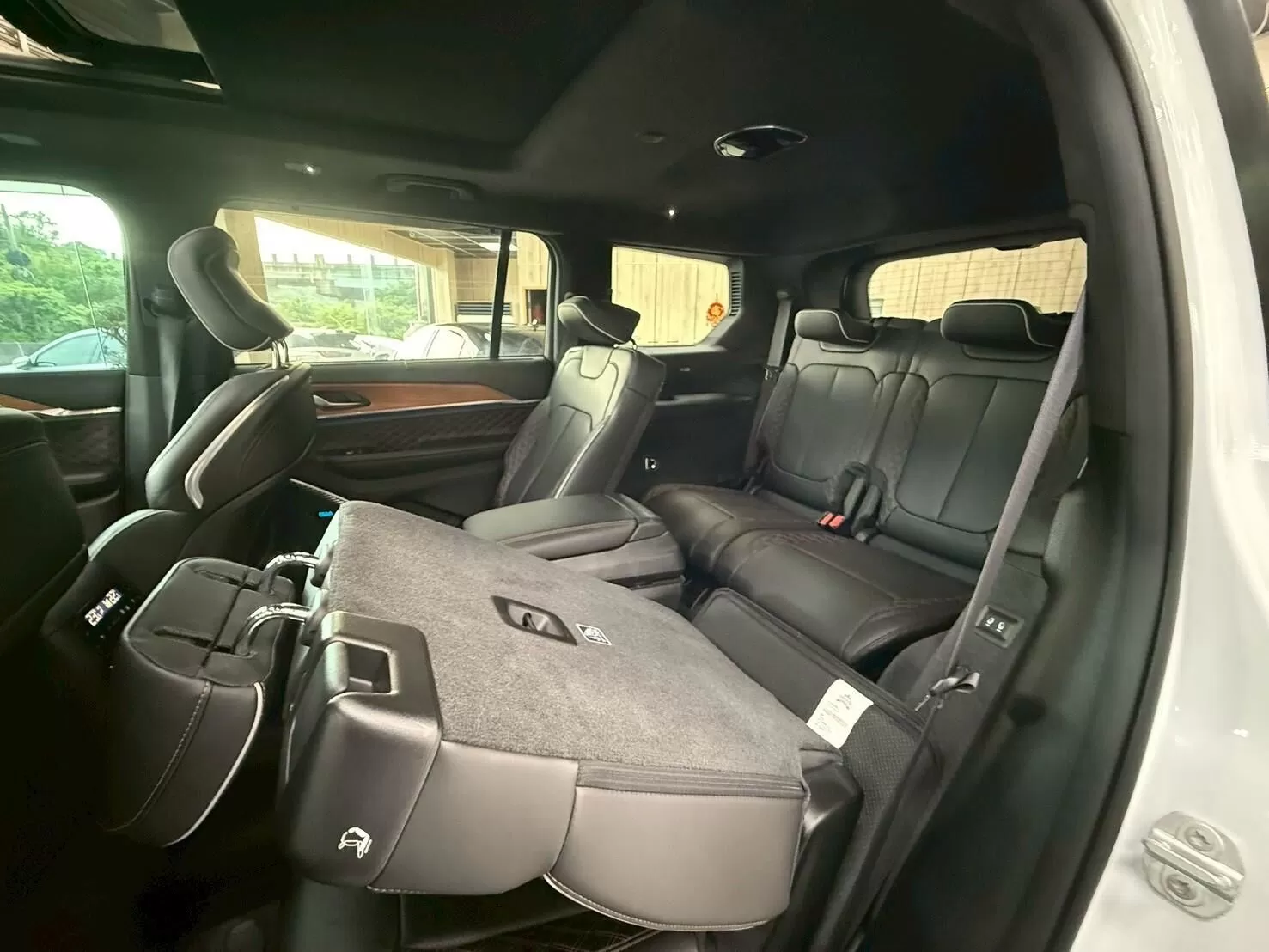 2022 JEEP GRAND CHEROKEE 白3.6