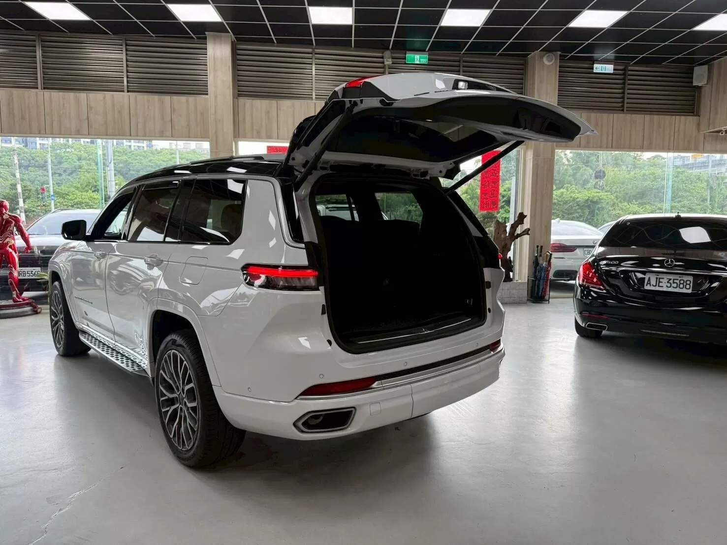 2022 JEEP GRAND CHEROKEE 白3.6