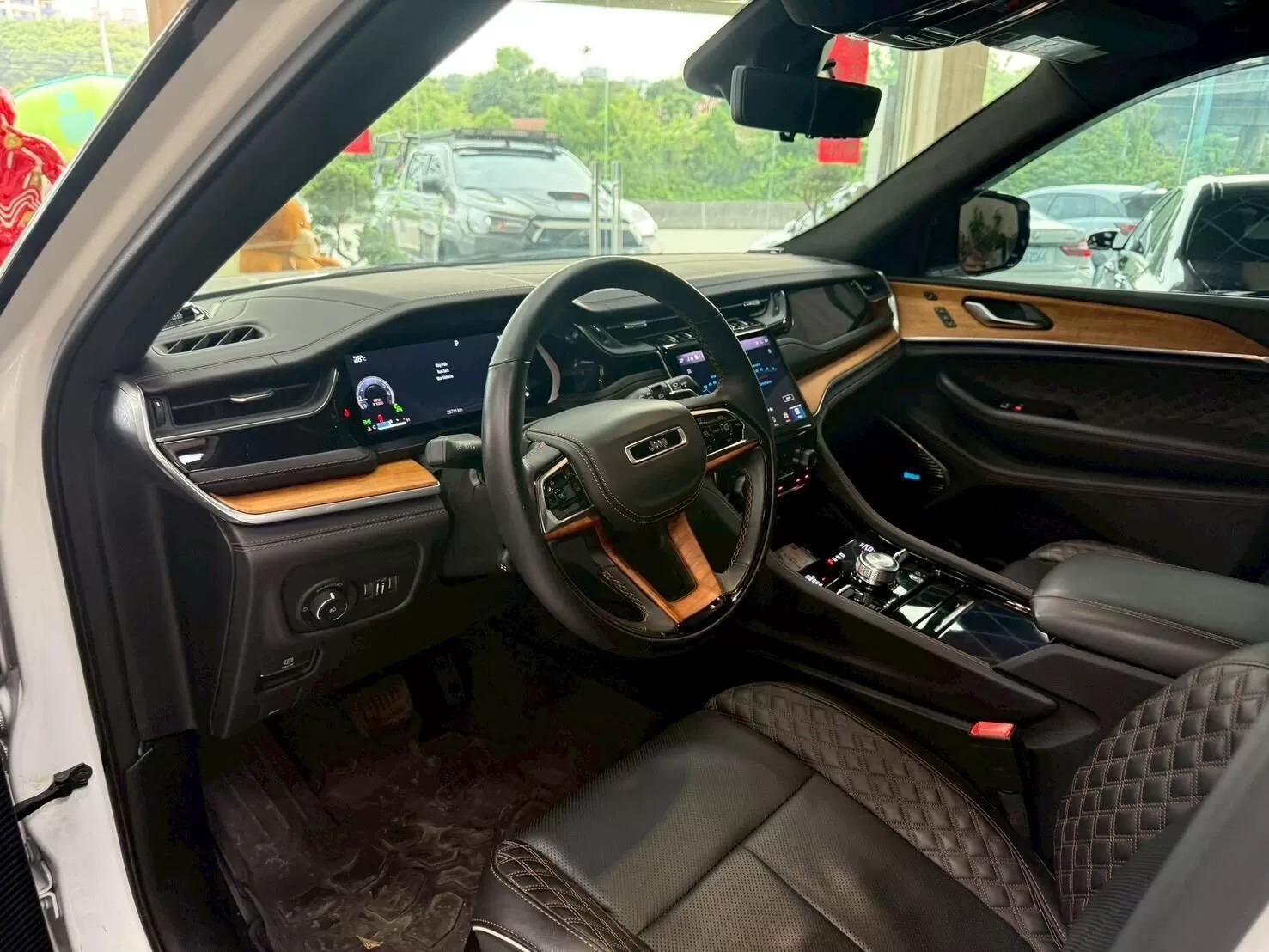 2022 JEEP GRAND CHEROKEE 白3.6