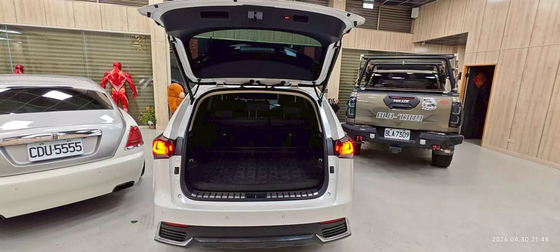 2019 凌志 NX200 白 2.0