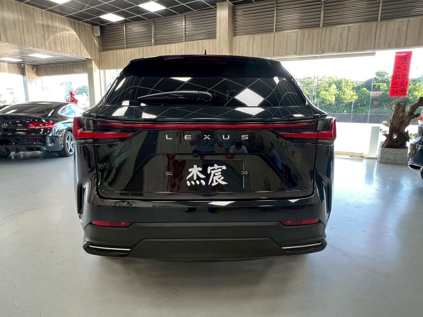 2024 凌志 NX200 黑 2.0