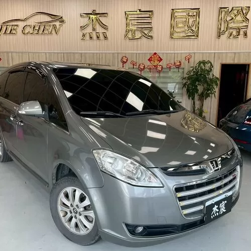 luxgen-m7-01