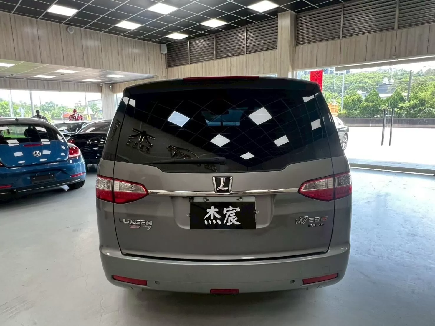 2010 納智捷 M7 深灰 2.2