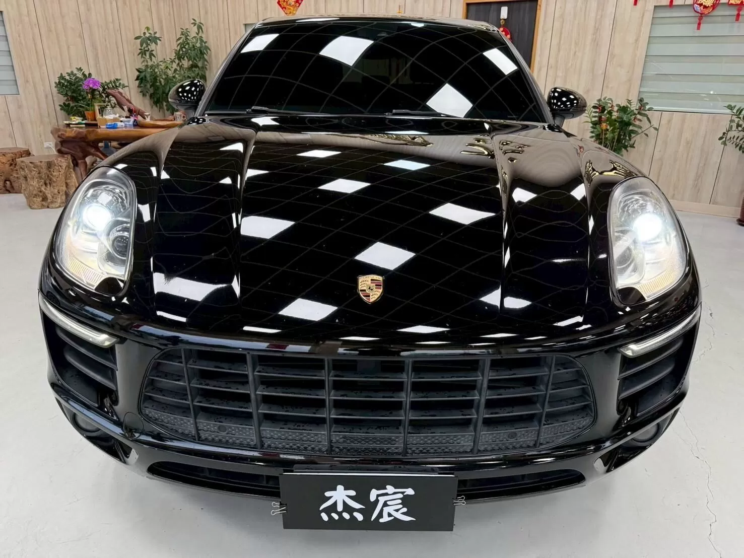 2017 保時捷Porsche Macan 黑 2.0 (已售出)