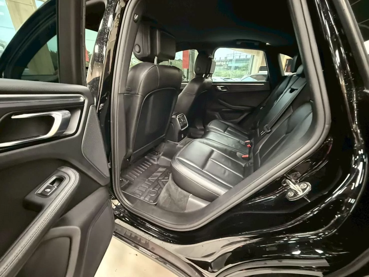 2017 保時捷Porsche Macan 黑 2.0 (已售出)