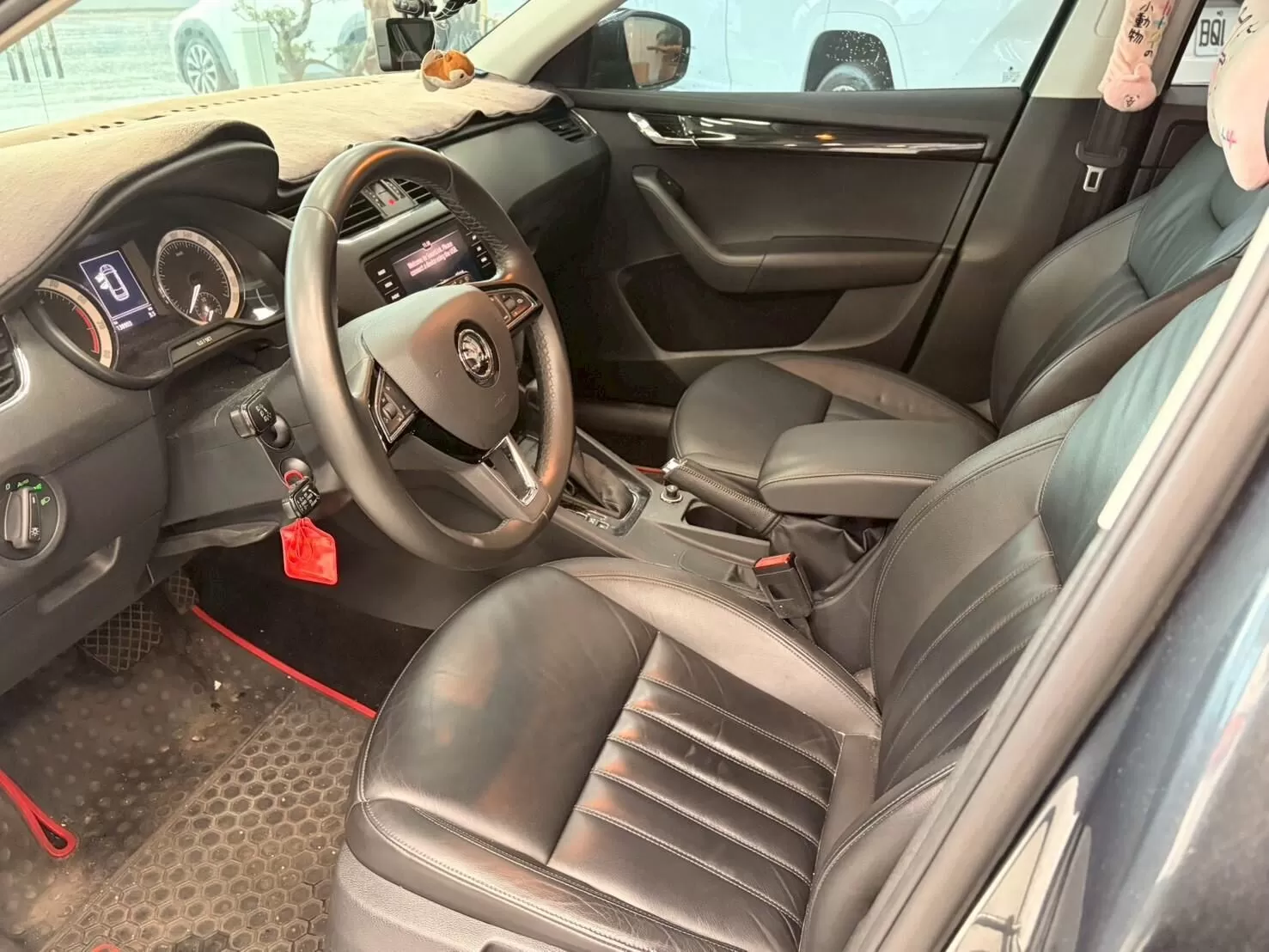 2019年 skoda Octavia combi 灰 1.0