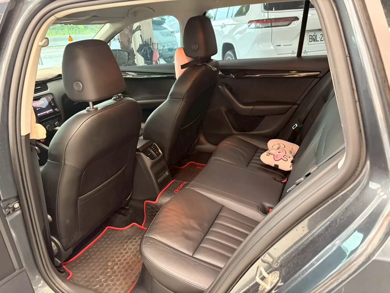 2019年 skoda Octavia combi 灰 1.0