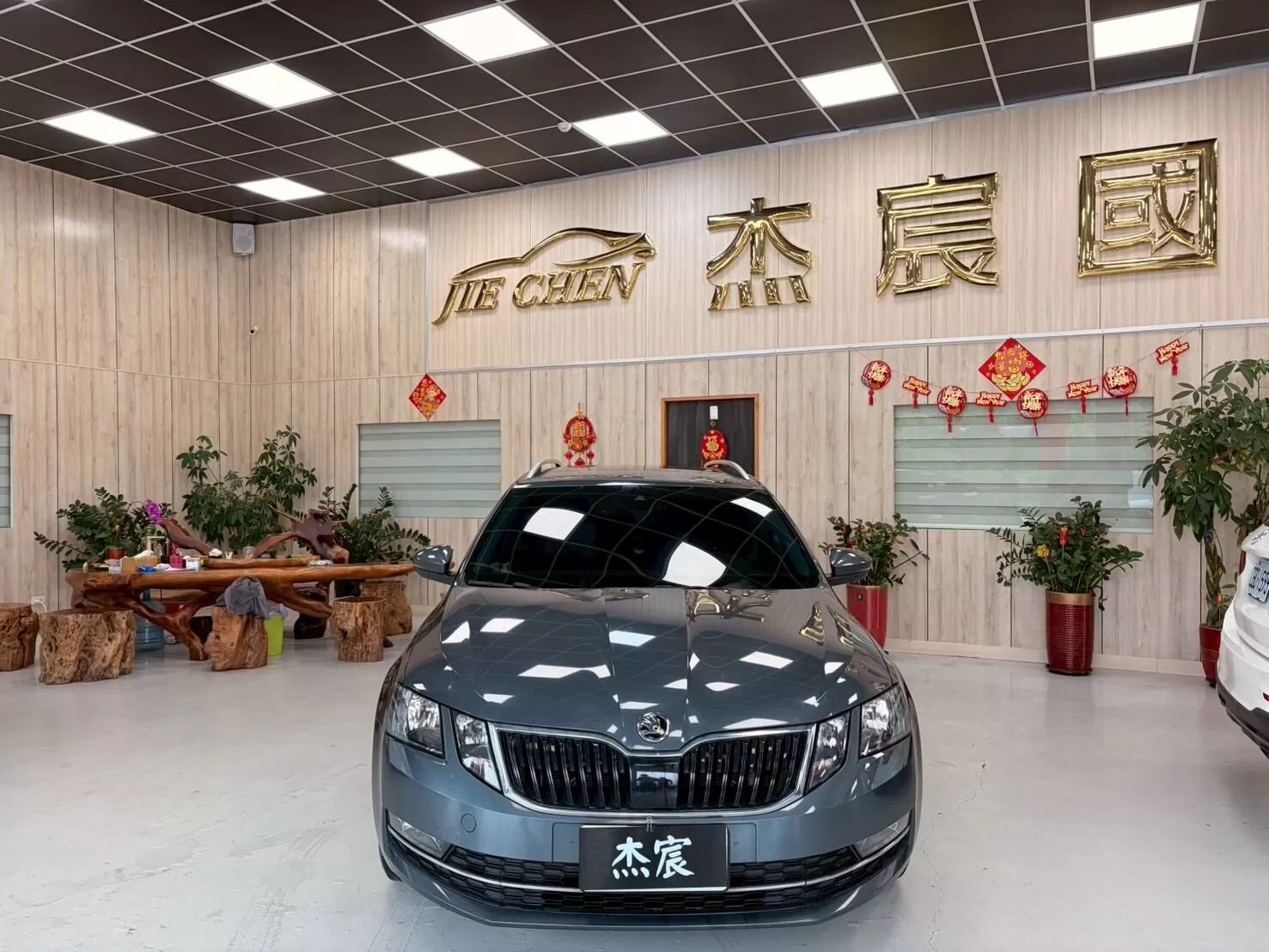 2019年 skoda Octavia combi 灰 1.0