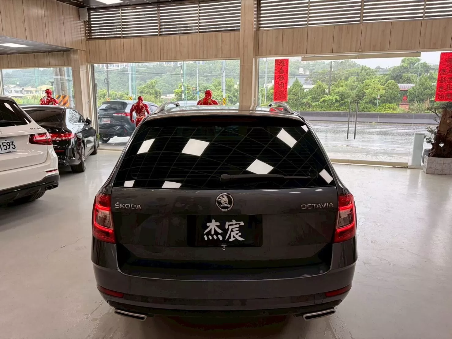 2019年 skoda Octavia combi 灰 1.0