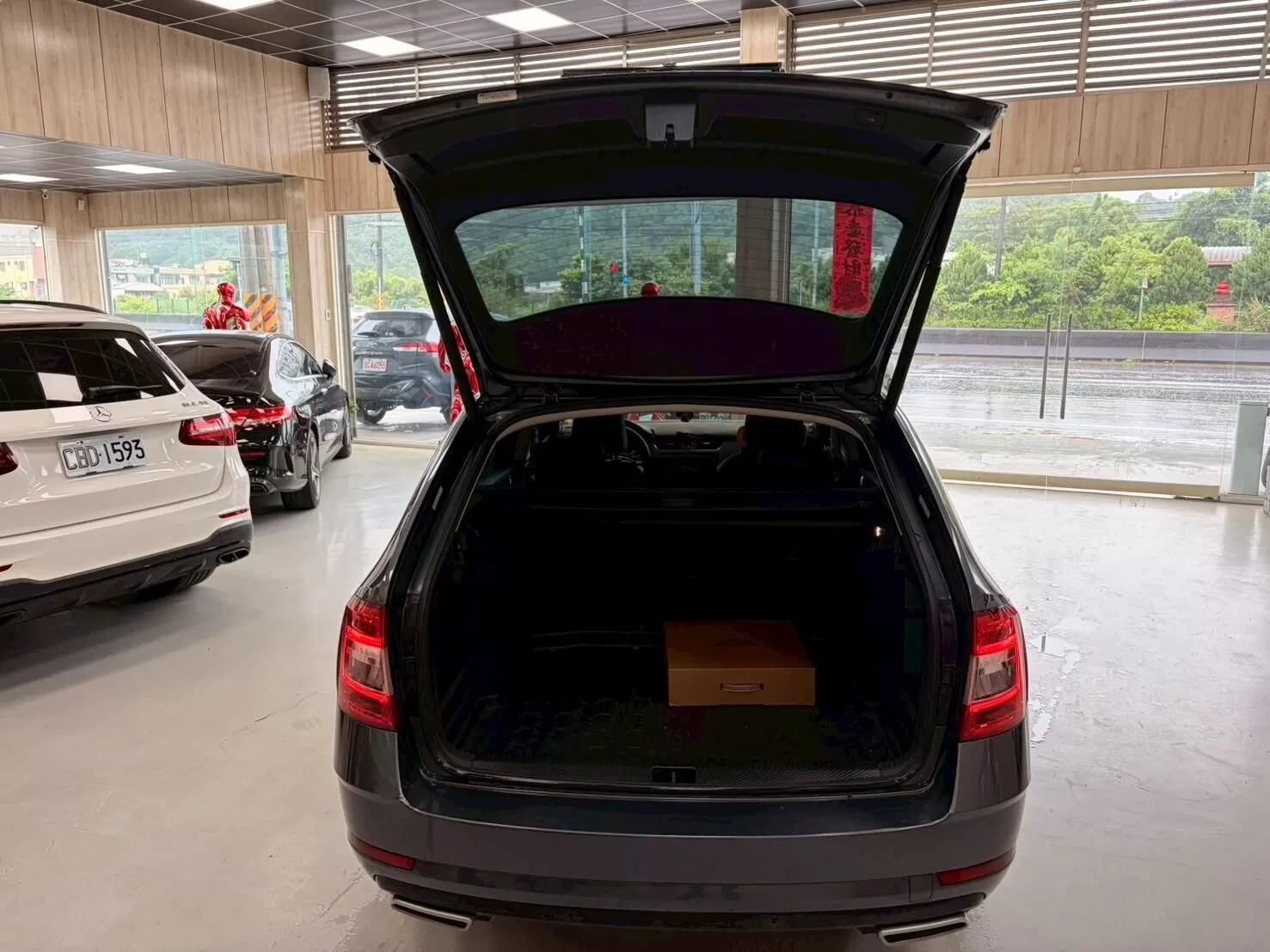2019年 skoda Octavia combi 灰 1.0