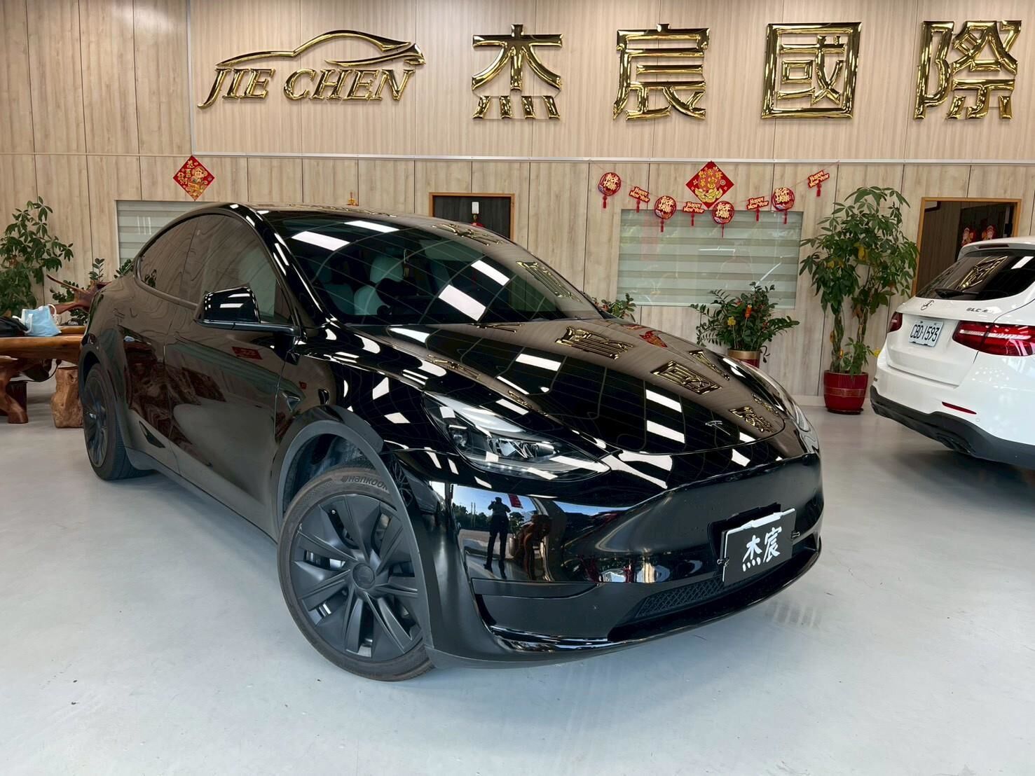tesla-model-y-rwd-2023-01
