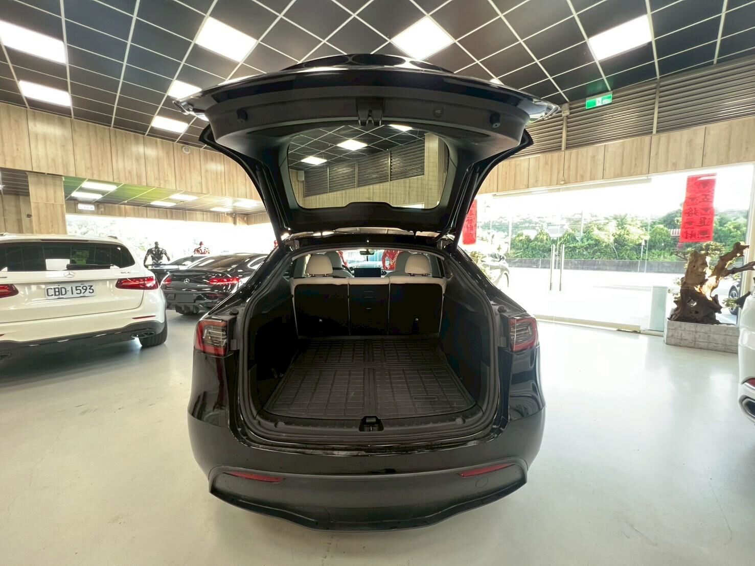 2023 特斯拉 Model Y RWD 黑
