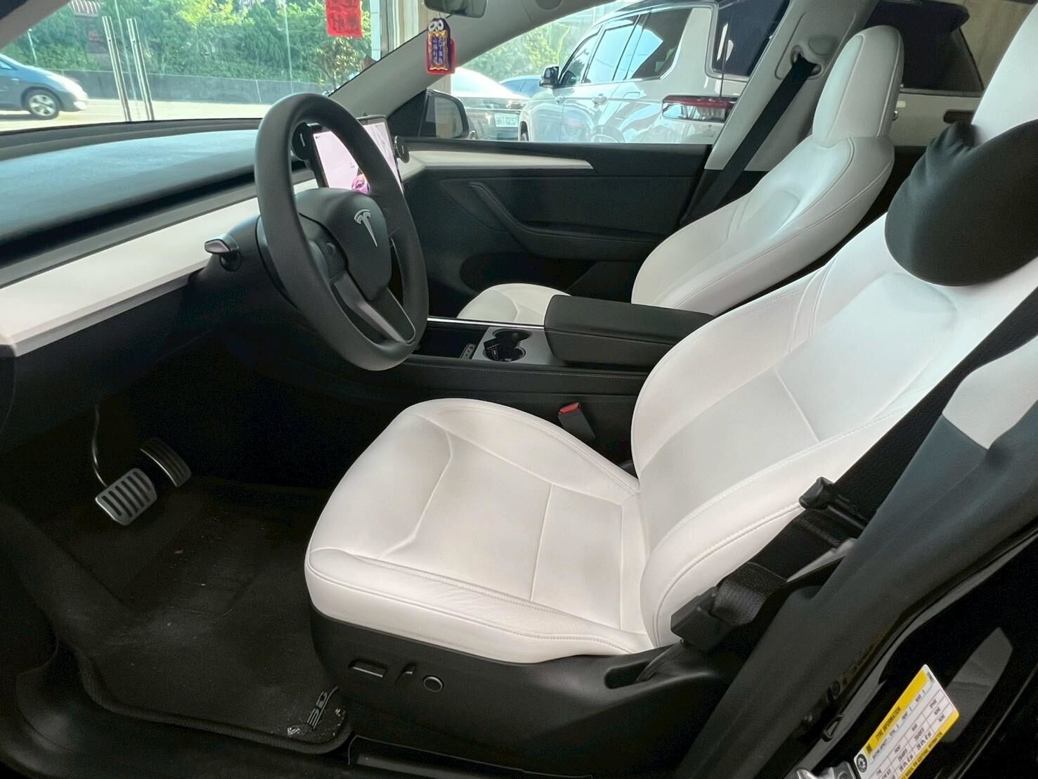 2023 特斯拉 Model Y RWD 黑
