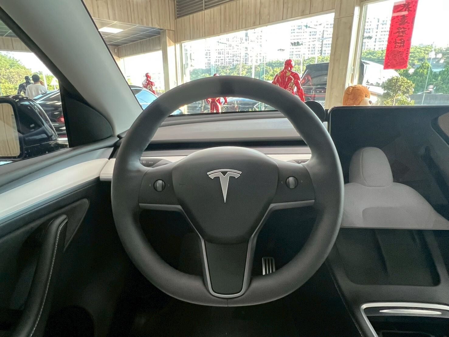 2023 特斯拉 Model Y RWD 黑