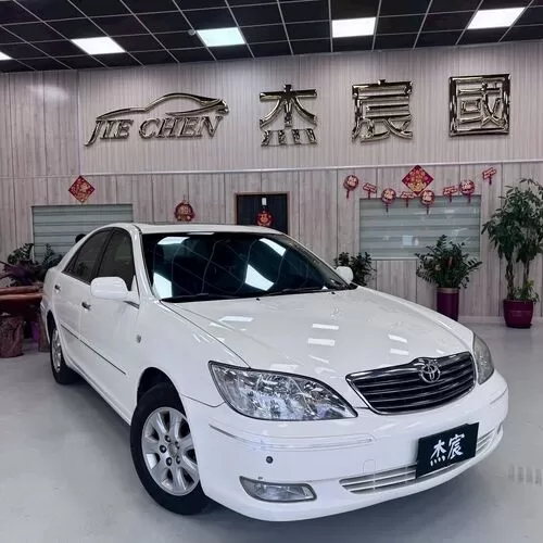 toyota-camry-2004-1