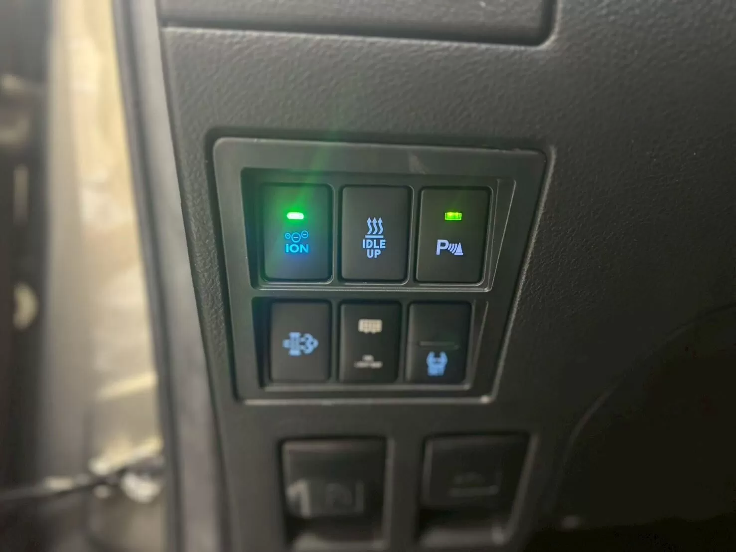 2021 豐田 HILUX 棕 2.8 (已售出)
