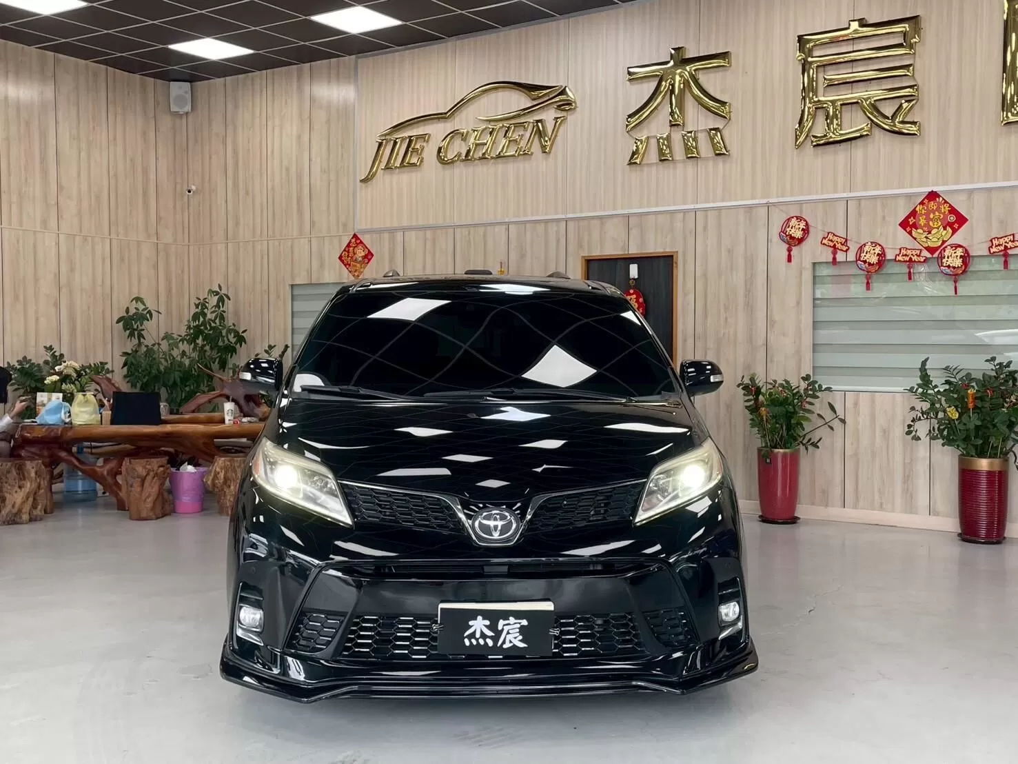 toyota-sienna-limited-01 toyota-sienna-limited-01