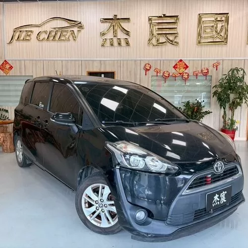 toyota-sienta-18-01