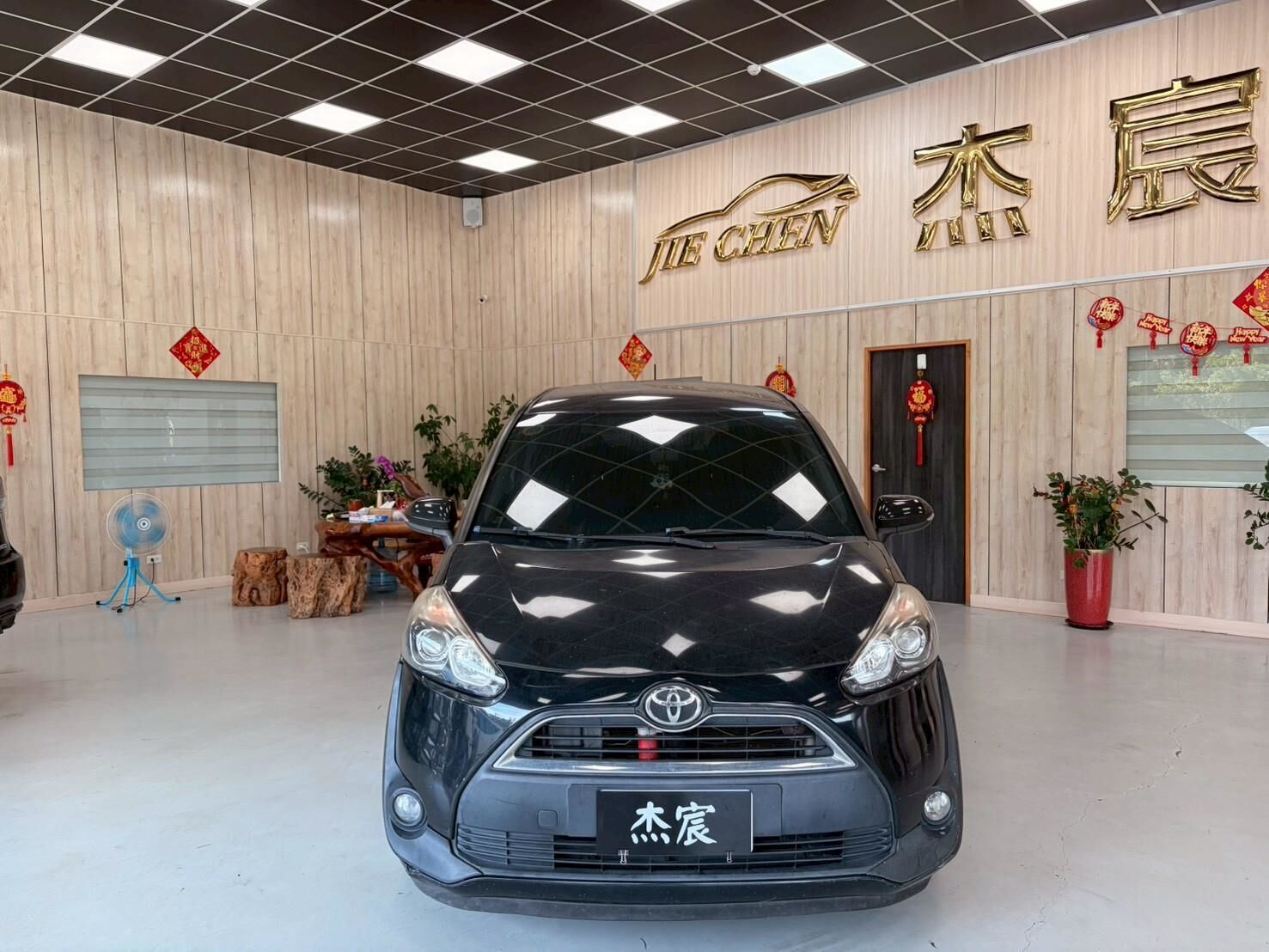 2017 豐田 sienta 黑 1.8 豪華版