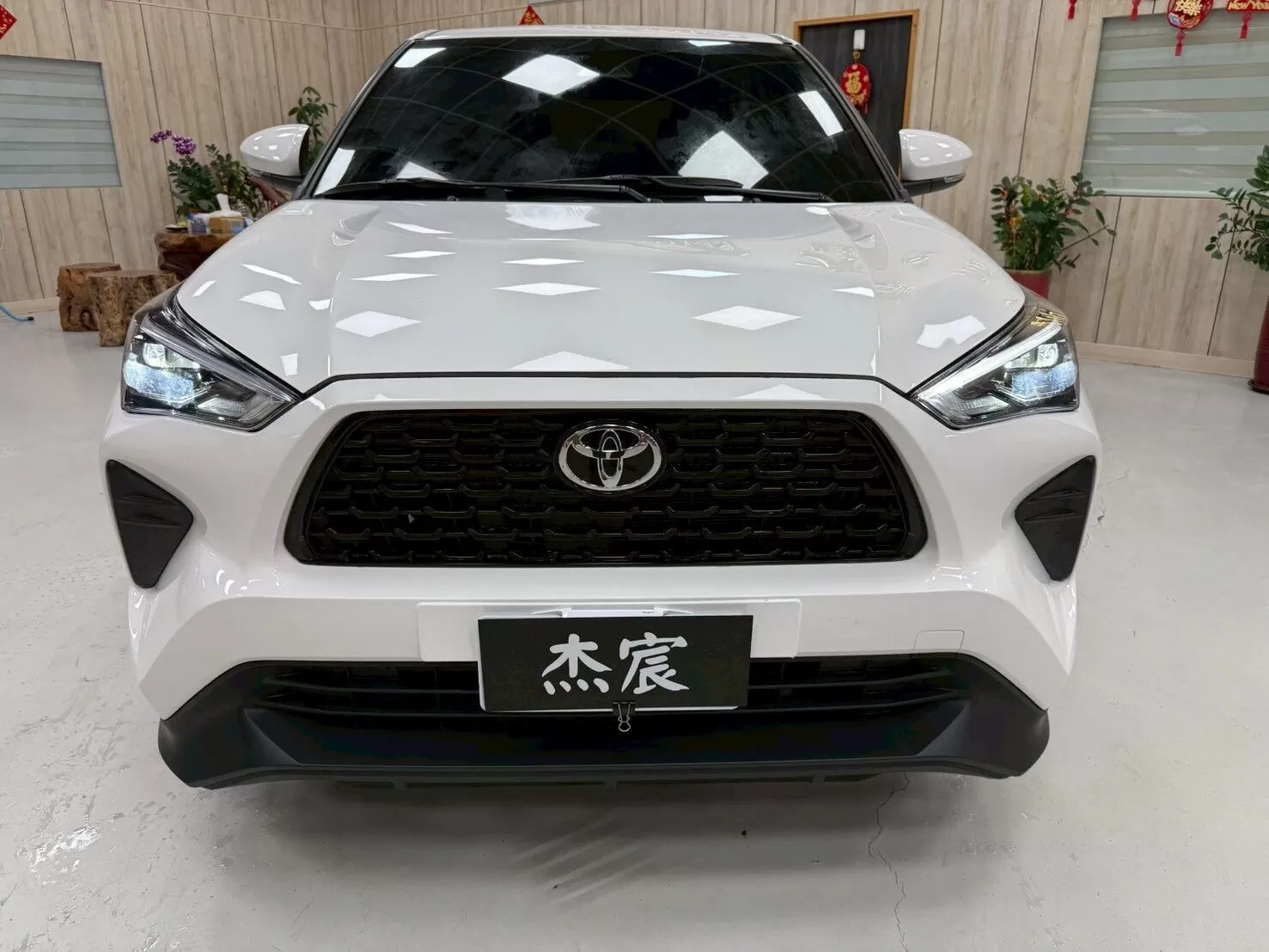 2026 豐田 YARIS CROSS 白 1.5(已售出)
