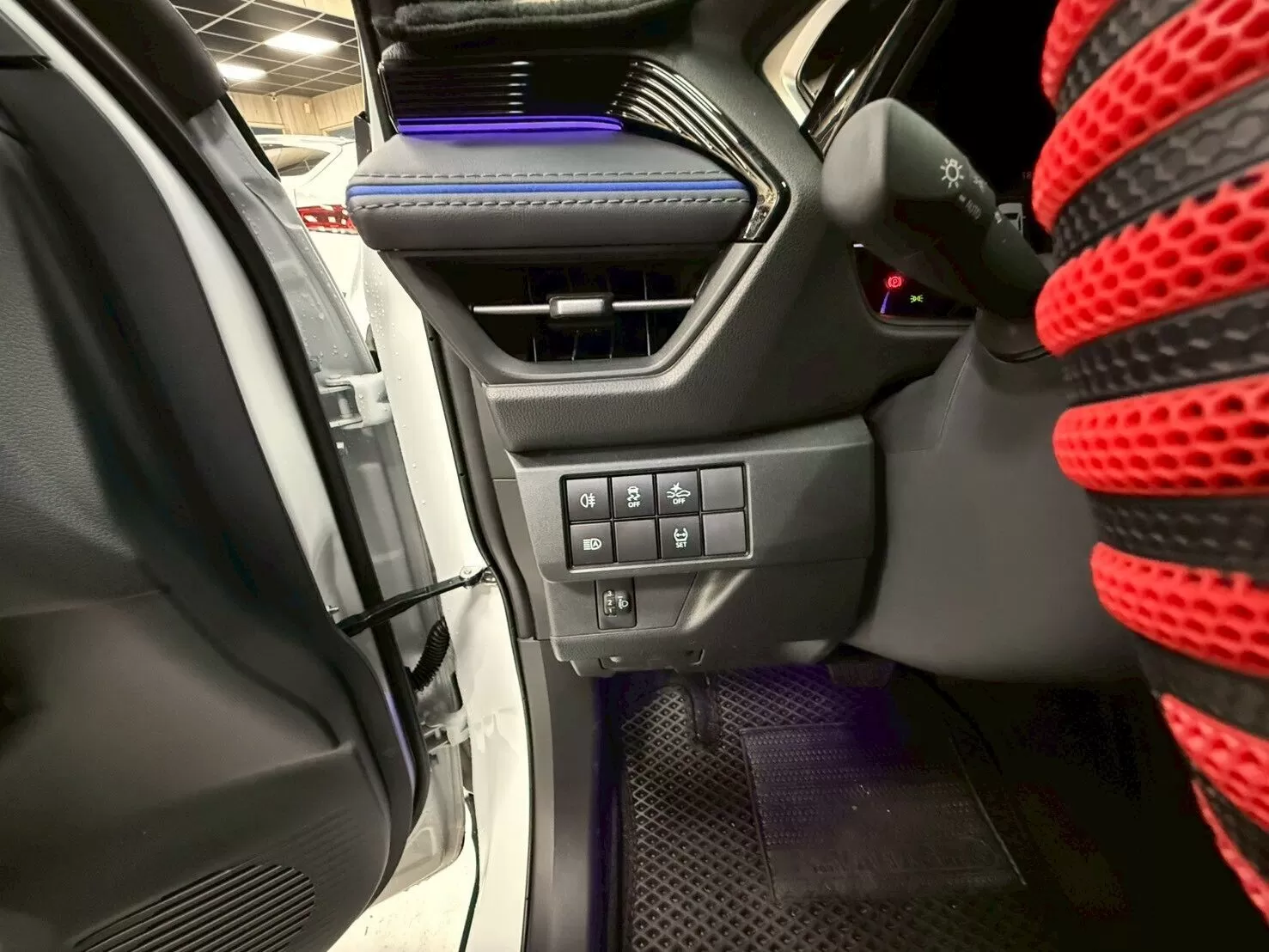 2026 豐田 YARIS CROSS 白 1.5(已售出)