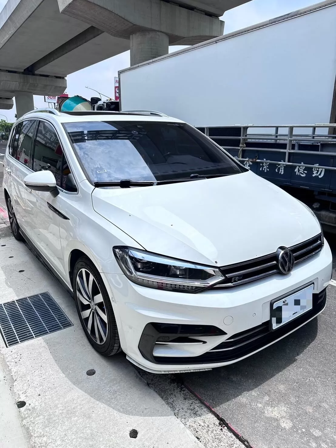 volkswagen-touran-tsi-rl-01 volkswagen-touran-tsi-rl-01